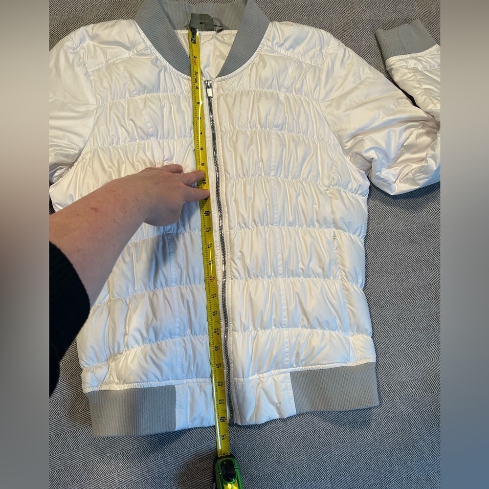 Athleta White Puffer Jacket Size L - Picture 12 of 13